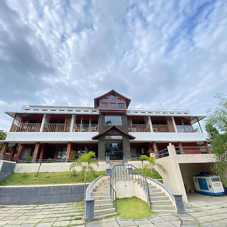 The Lavender Resort Waynad Vaduvanchal Exterior foto